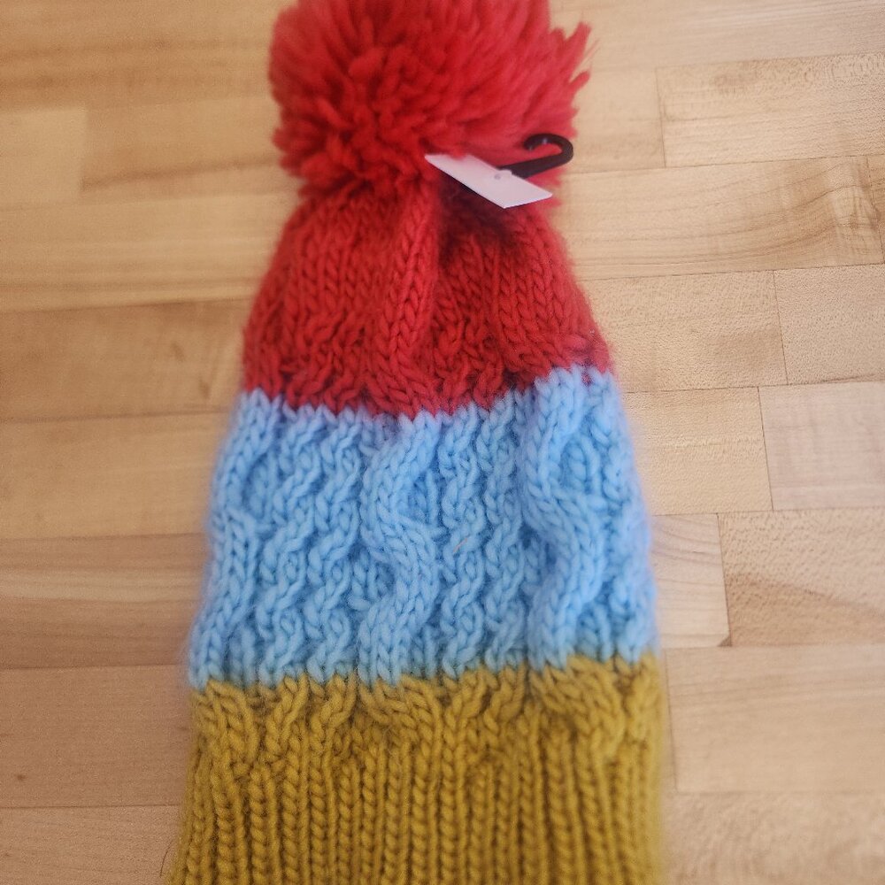 New BP pompom knit hat